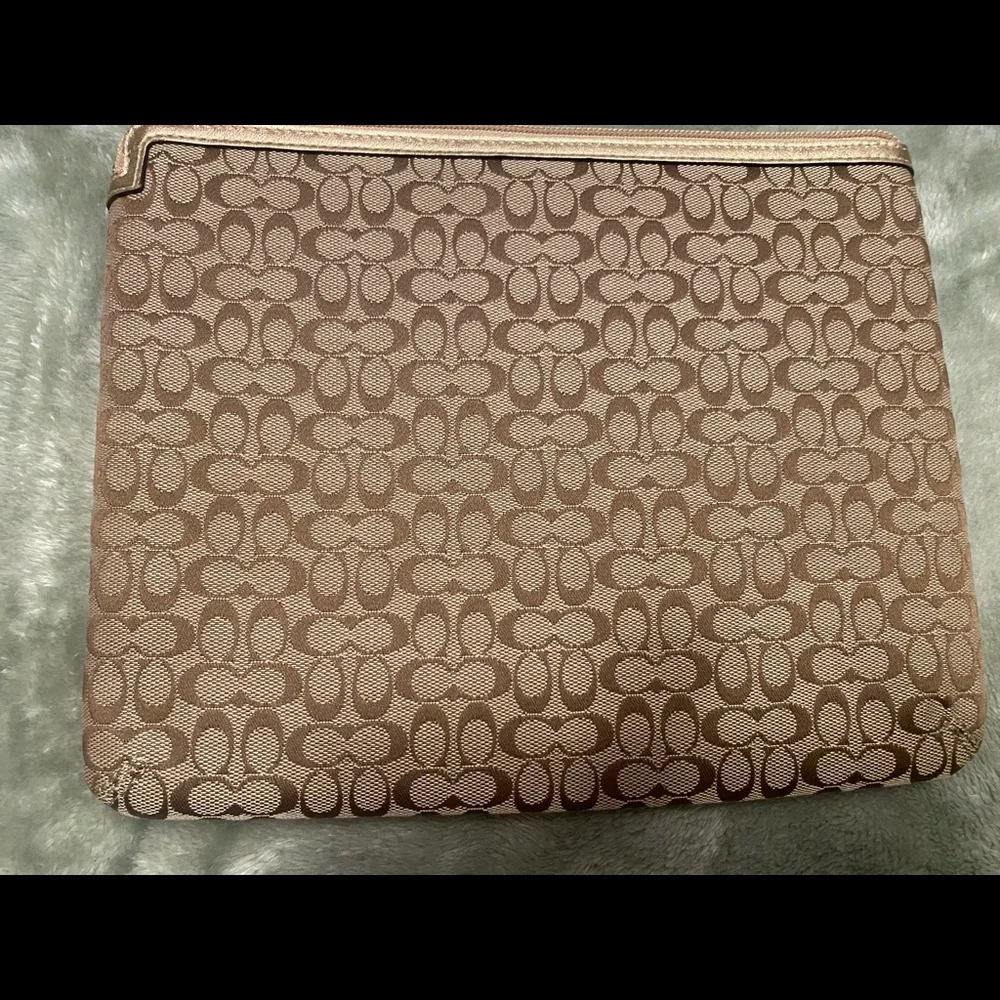 Coach Sig Tablet SLv